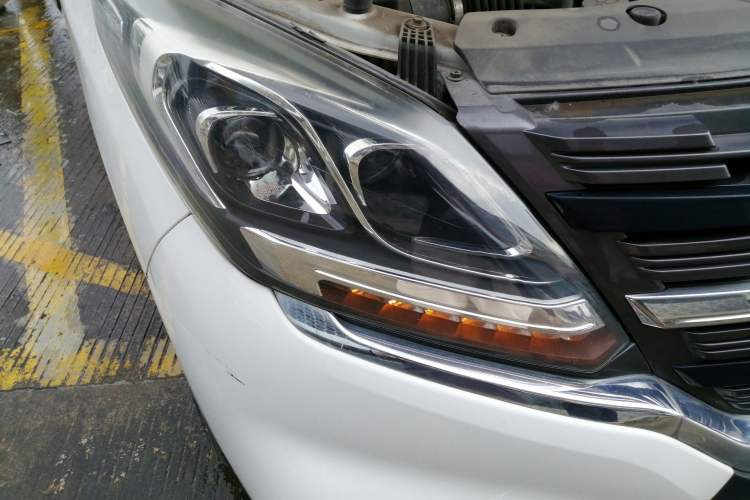 Used FORTHING M7 2021 1.8T Manual Luxury Model Right Front Headlight