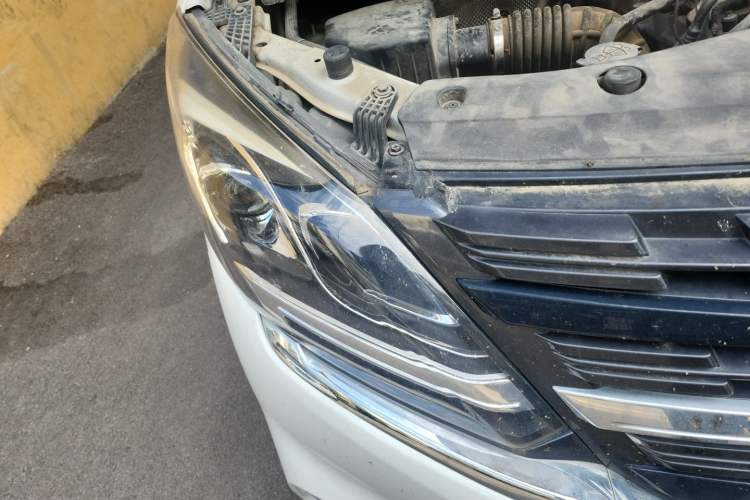 Used FORTHING M7 2021 1.8T Manual Luxury Model Right Front Headlight