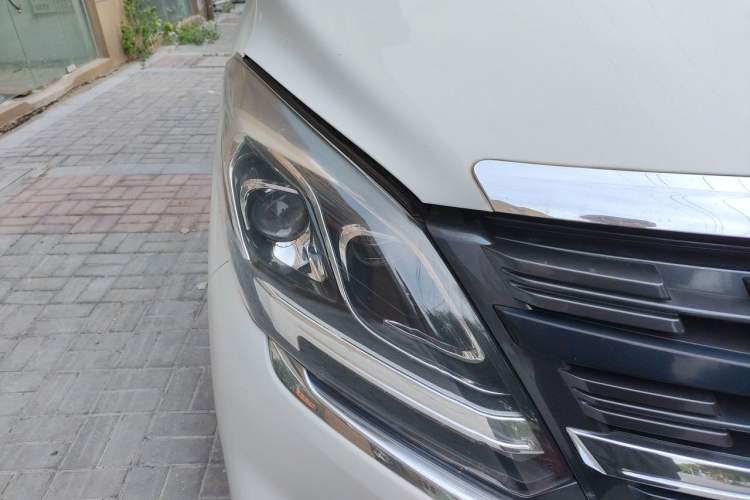 Used FORTHING M7 2021 1.8T Manual Luxury Model Right Front Headlight
