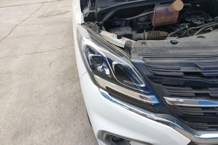 Used FORTHING M7 2021 1.8T Manual Luxury Model Right Front Headlight