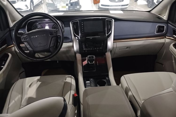 Used FORTHING M7 2022 Lingjue Model 2.0T Automatic Marquis Edition Center Console