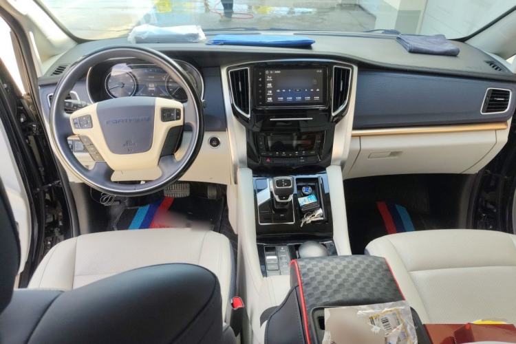 Used FORTHING M7 2022 Lingjue Model 2.0T Automatic Earl Edition Center Console