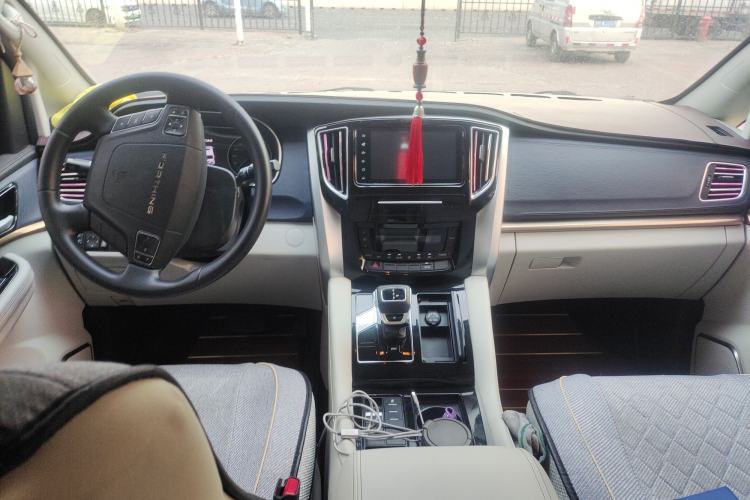 Used FORTHING M7 2022 Lingjue Model 2.0T Automatic Marquis Edition Center Console