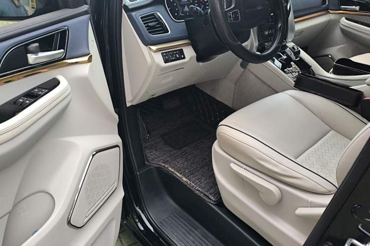 Used FORTHING M7 2022 Lingjue Model 2.0T Automatic Marquis Edition Driver Seat