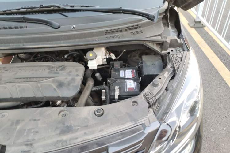 Used FORTHING M7 2022 Lingjue Model 2.0T Automatic Marquis Edition Engine Bay Left