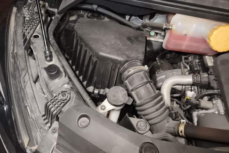 Used FORTHING M7 2022 Lingjue Model 2.0T Automatic Marquis Edition Engine Bay Right