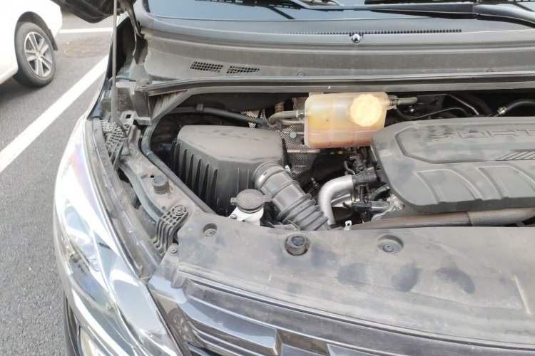 Used FORTHING M7 2022 Lingjue Model 2.0T Automatic Marquis Edition Engine Bay Right