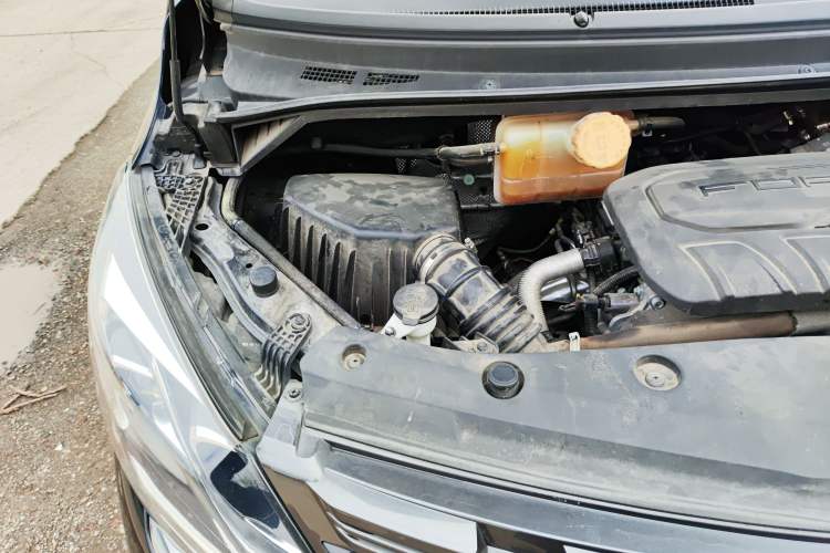 Used FORTHING M7 2022 Lingjue Model 2.0T Automatic Marquis Edition Engine Bay Right
