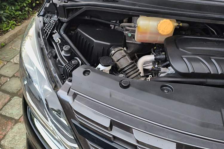 Used FORTHING M7 2022 Lingjue Model 2.0T Automatic Marquis Edition Engine Bay Right