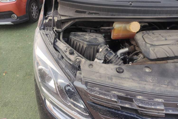 Used FORTHING M7 2022 Lingjue Model 2.0T Automatic Marquis Edition Engine Bay Right
