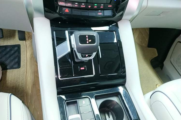 Used FORTHING M7 2022 Lingjue Model 2.0T Automatic Marquis Edition Gear Lever