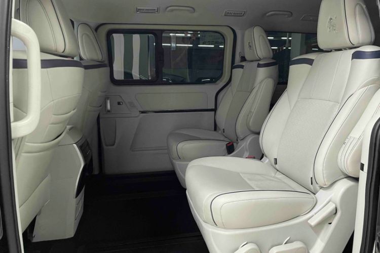 Used FORTHING M7 2022 Lingjue Model 2.0T Automatic Executive Edition Interior 2