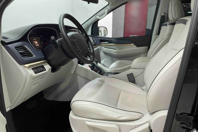 Used FORTHING M7 2022 Lingjue Model 2.0T Automatic Executive Edition Interior 3