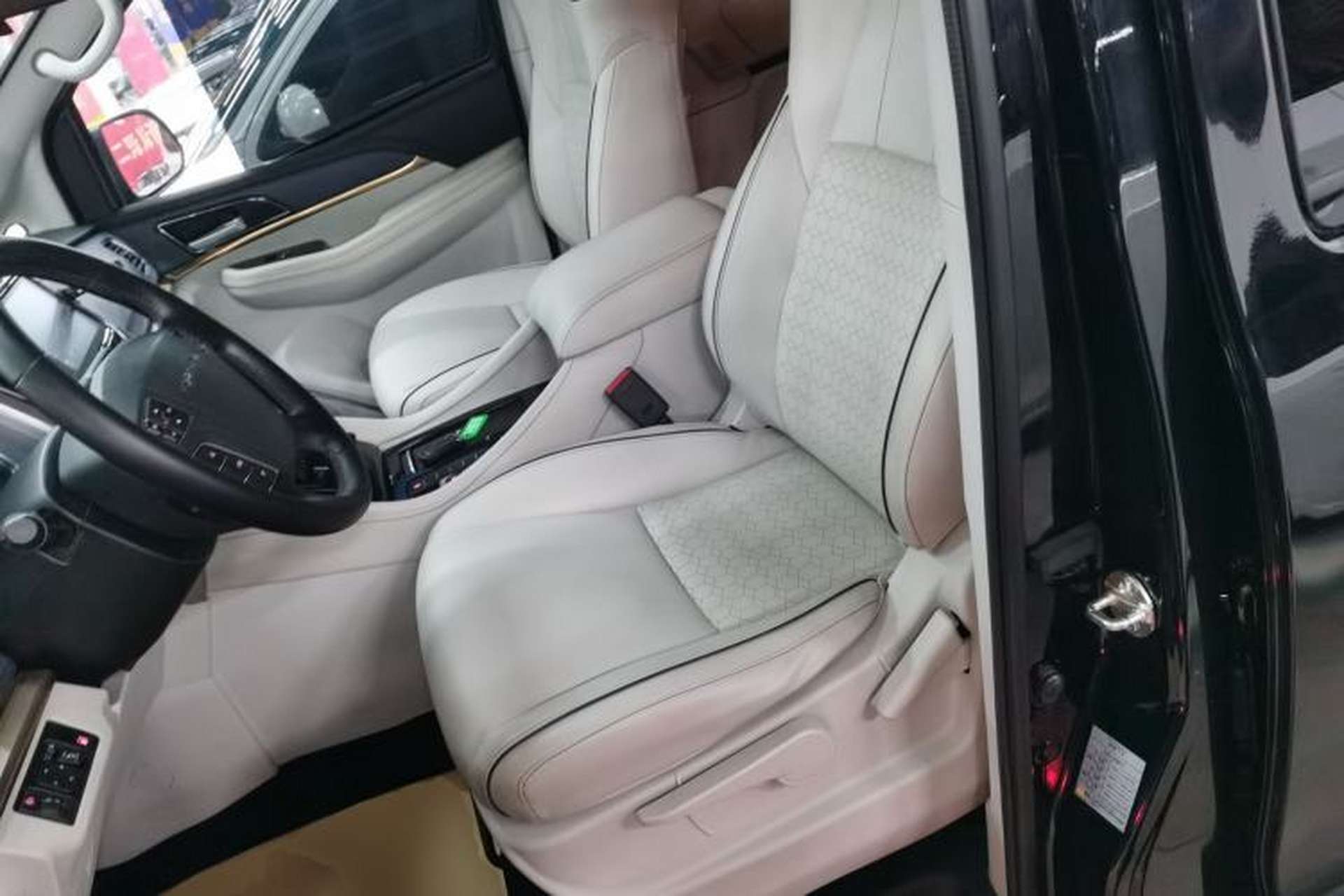 Used FORTHING M7 2022 Lingjue Model 2.0T Automatic Executive Edition Left Front Seat