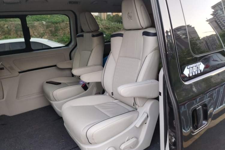 Used FORTHING M7 2022 Lingjue Model 2.0T Automatic Marquis Edition Left Rear Seat