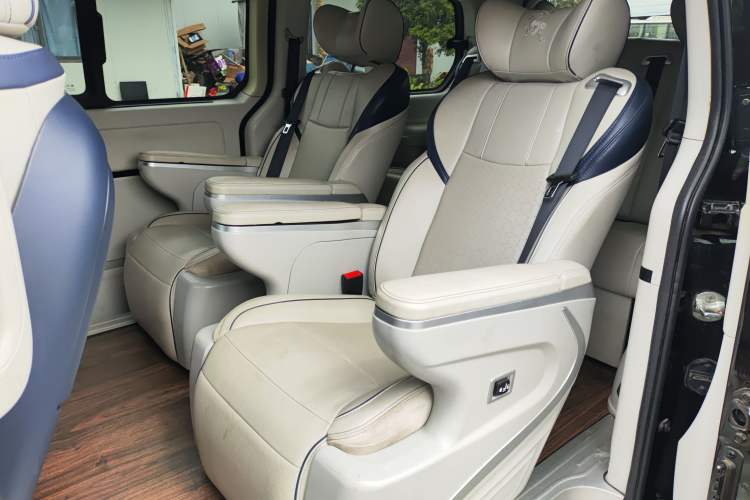 Used FORTHING M7 2022 Lingjue Model 2.0T Automatic Marquis Edition Left Rear Seat