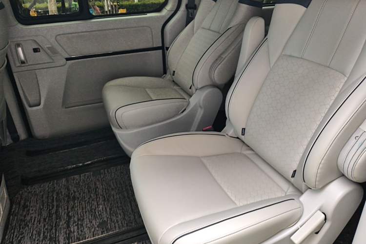 Used FORTHING M7 2022 Lingjue Model 2.0T Automatic Marquis Edition Left Rear Seat