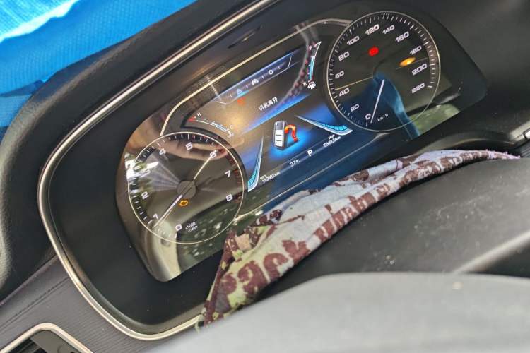Used FORTHING M7 2022 Lingjue Model 2.0T Automatic Duke Edition Odometer Close Up