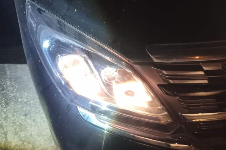 Used FORTHING M7 2022 Lingjue Model 2.0T Automatic Marquis Edition Right Front Headlight