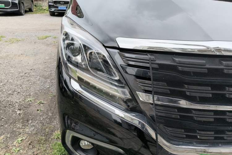 Used FORTHING M7 2022 Lingjue Model 2.0T Automatic Marquis Edition Right Front Headlight