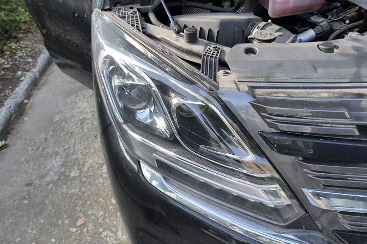 Used FORTHING M7 2022 Lingjue Model 2.0T Automatic Marquis Edition Right Front Headlight