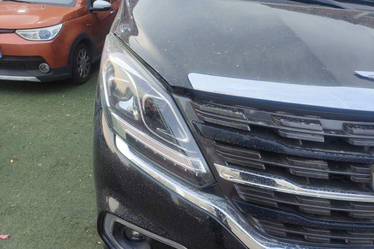 Used FORTHING M7 2022 Lingjue Model 2.0T Automatic Marquis Edition Right Front Headlight
