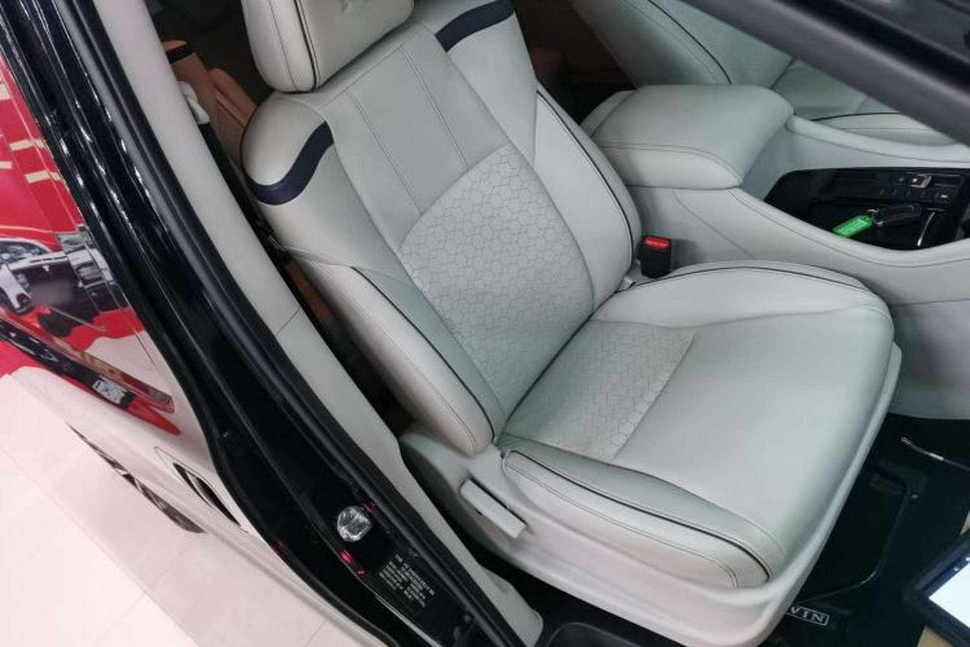 Used FORTHING M7 2022 Lingjue Model 2.0T Automatic Executive Edition Right Front Seat