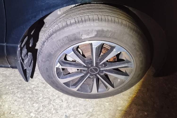 Used FORTHING M7 2022 Lingjue Model 2.0T Automatic Marquis Edition Right Front Wheel Hub
