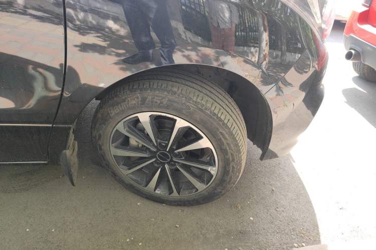 Used FORTHING M7 2022 Lingjue Model 2.0T Automatic Marquis Edition Right Front Wheel Hub