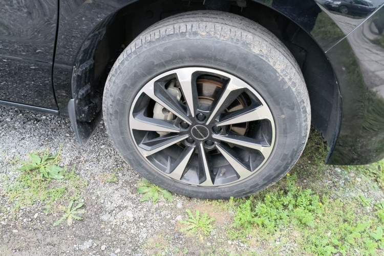 Used FORTHING M7 2022 Lingjue Model 2.0T Automatic Marquis Edition Right Front Wheel Hub