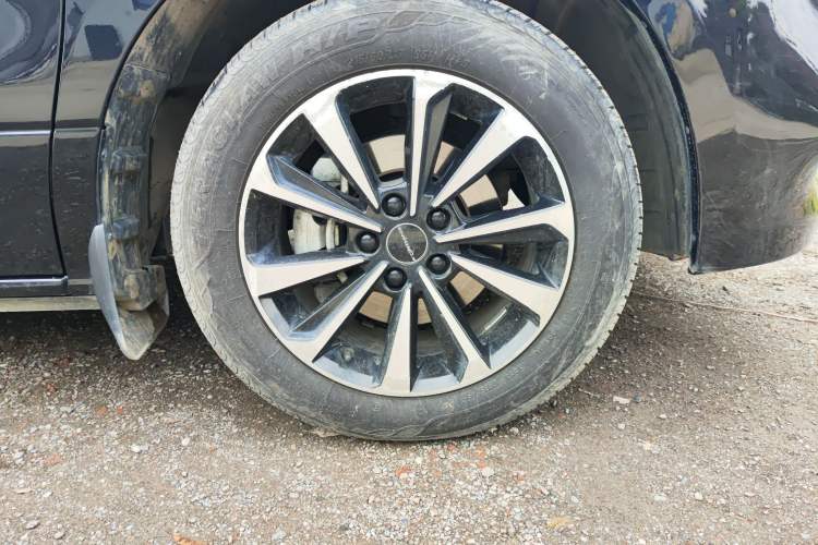 Used FORTHING M7 2022 Lingjue Model 2.0T Automatic Marquis Edition Right Front Wheel Hub