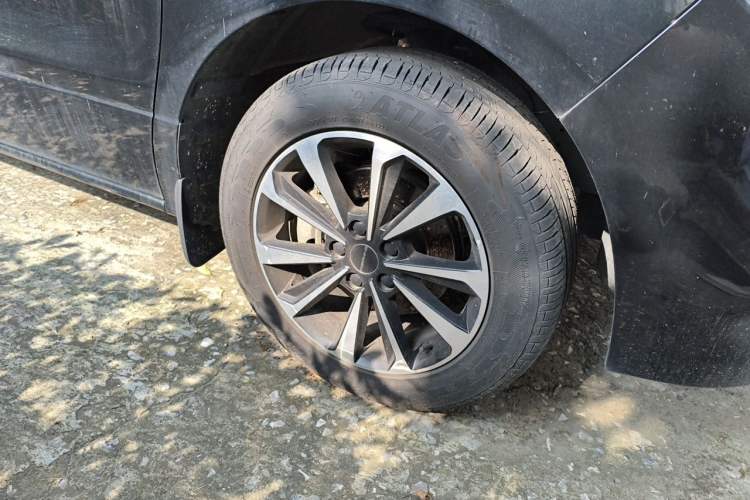 Used FORTHING M7 2022 Lingjue Model 2.0T Automatic Marquis Edition Right Front Wheel Hub