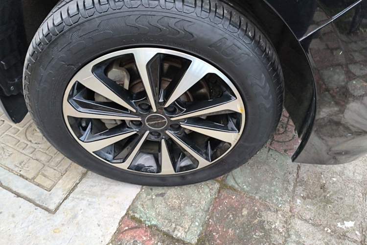 Used FORTHING M7 2022 Lingjue Model 2.0T Automatic Marquis Edition Right Front Wheel Hub