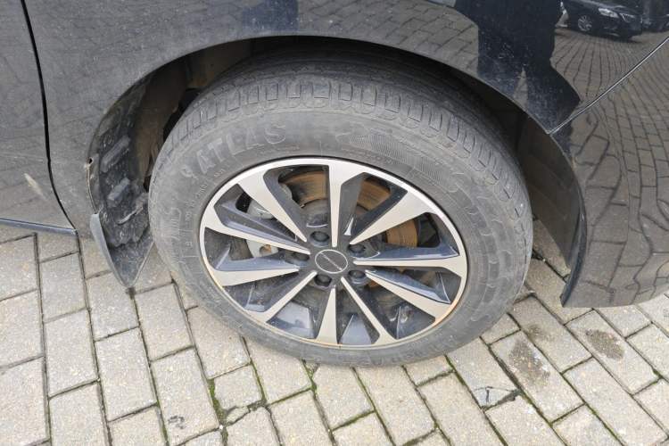 Used FORTHING M7 2022 Lingjue Model 2.0T Automatic Supreme Edition Right Front Wheel Hub