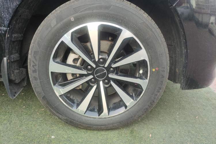Used FORTHING M7 2022 Lingjue Model 2.0T Automatic Marquis Edition Right Front Wheel Hub