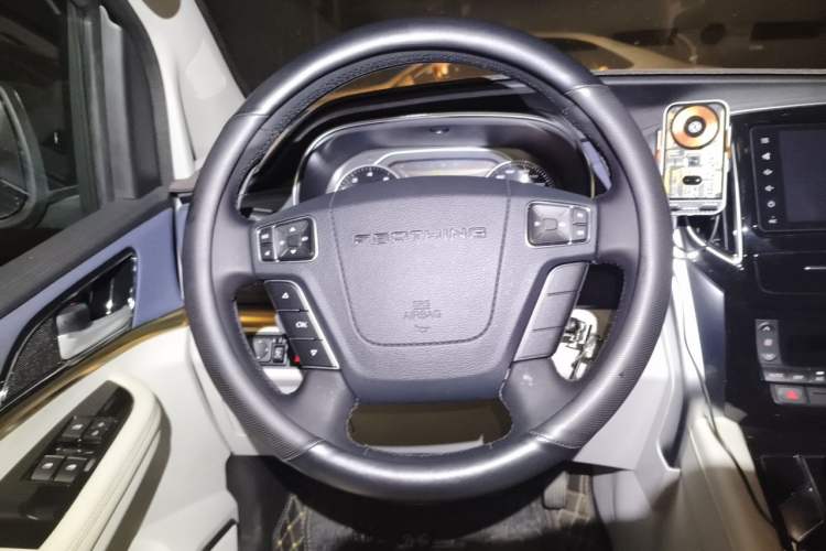 Used FORTHING M7 2022 Lingjue Model 2.0T Automatic Marquis Edition Steering Wheel