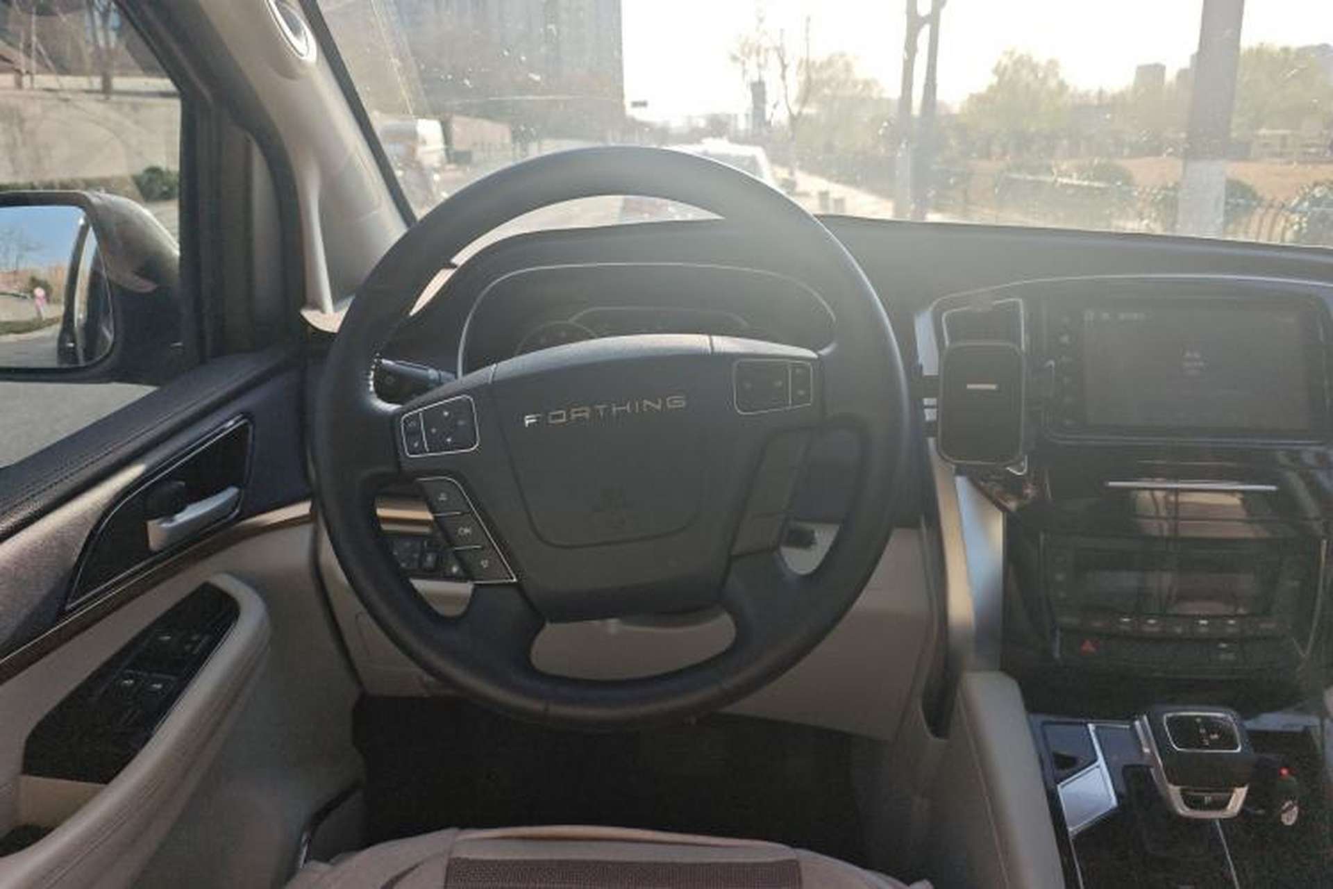 Used FORTHING M7 2022 Lingjue Model 2.0T Automatic Marquis Edition Steering Wheel