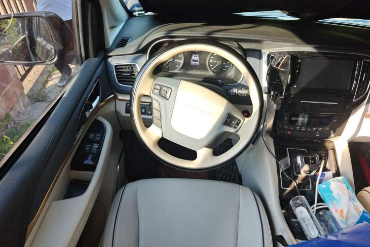 Used FORTHING M7 2022 Lingjue Model 2.0T Automatic Marquis Edition Steering Wheel