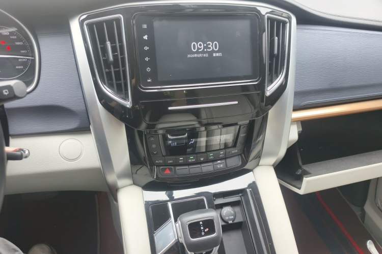 Used FORTHING M7 2022 Lingjue Model 2.0T Automatic Marquis Edition Audio And AC Panel