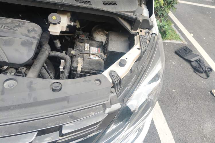 Used FORTHING M7 2022 Lingjue Model 2.0T Automatic Duke Edition Engine Bay Left