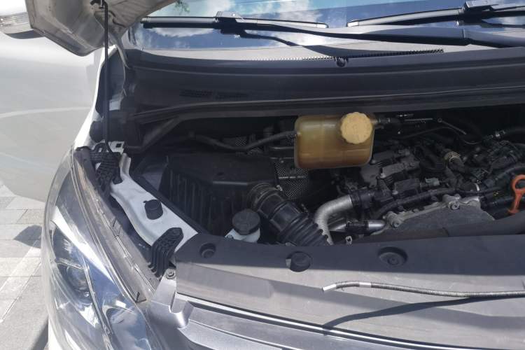 Used FORTHING M7 2022 Lingjue Model 2.0T Automatic Duke Edition Engine Bay Right
