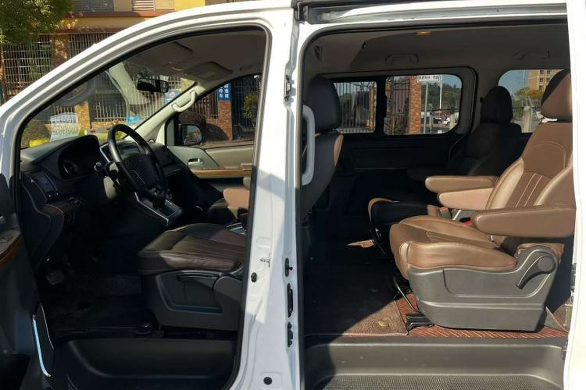 Used FORTHING M7 2022 Lingjue Model 2.0T Automatic Earl Edition Interior 2