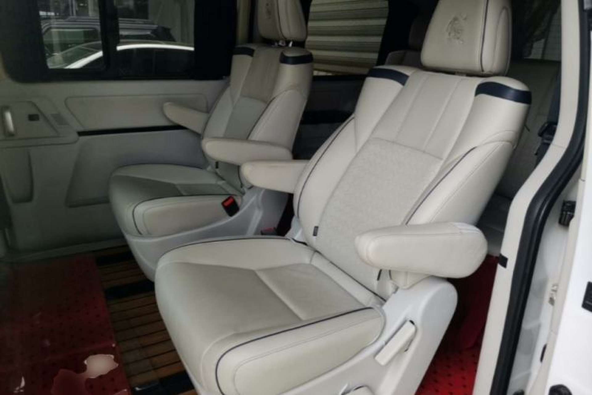 Used FORTHING M7 2022 Lingjue Model 2.0T Automatic Duke Edition Left Rear Seat