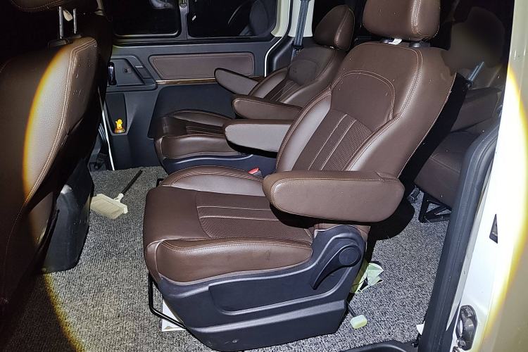 Used FORTHING M7 2022 Lingjue Model 2.0T Automatic Earl Edition Left Rear Seat