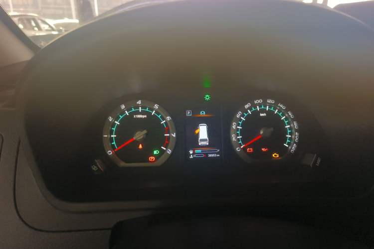 Used FORTHING M7 2022 Lingjue Model 2.0T Automatic Earl Edition Odometer Close Up