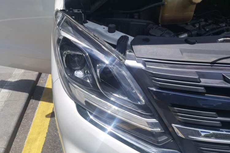 Used FORTHING M7 2022 Lingjue Model 2.0T Automatic Duke Edition Right Front Headlight