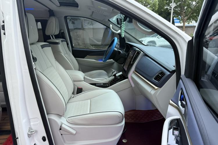 Used FORTHING M7 2022 Lingjue Model 2.0T Automatic Duke Edition Right Front Seat