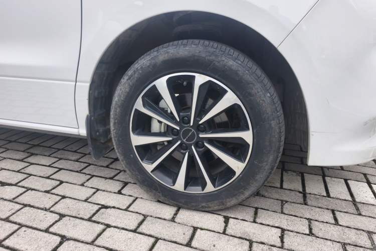 Used FORTHING M7 2022 Lingjue Model 2.0T Automatic Marquis Edition Right Front Wheel Hub