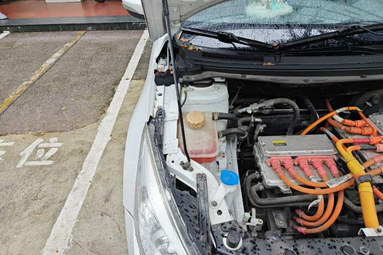 Used FORTHING S50 2018 Luxury Model Engine Bay Right