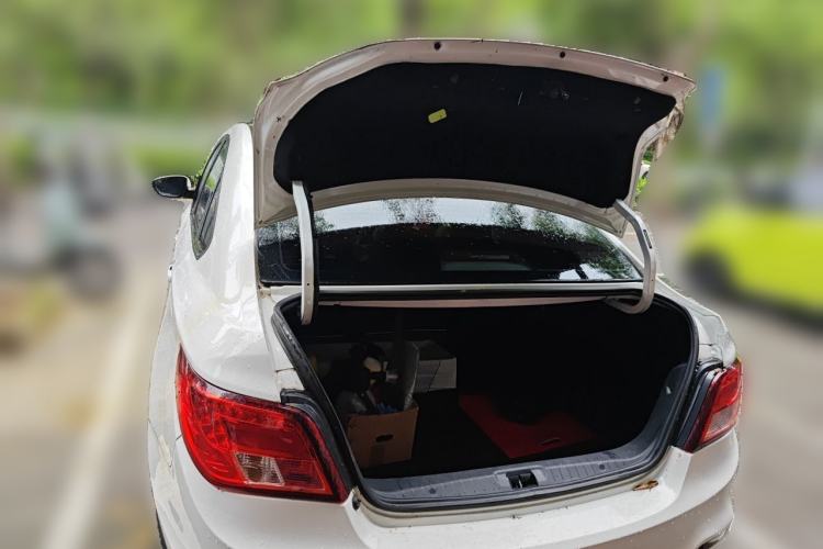 Used FORTHING S50 2018 Luxury Model Trunk